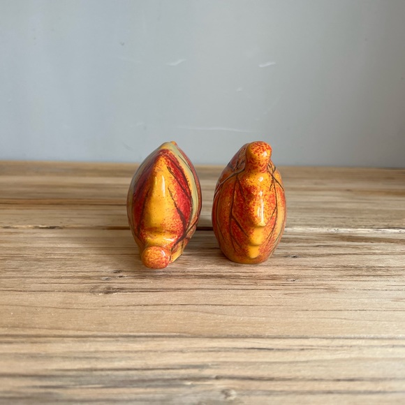 Ceramic Maple Leaf Salt And Pepper Shakers, Green, Orange, Red - Picture 4 of 8